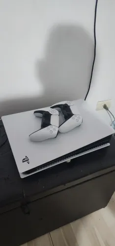 PLAYSTATION 5 MIDIA FISICA E COM 2 CONTROLES