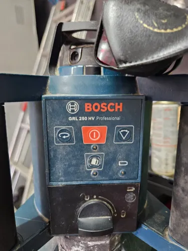 Laser radioativa classe 2 BOSCH modelo GRL 250 HV professional