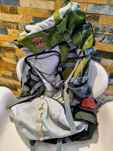 Mochila Trilhas e Rumos Crampon 68
