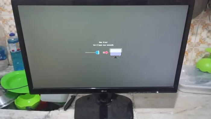 Monitores em bom estado.