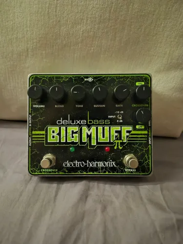 Pedal Electro-Harmonix Deluxe Bass Big Muff