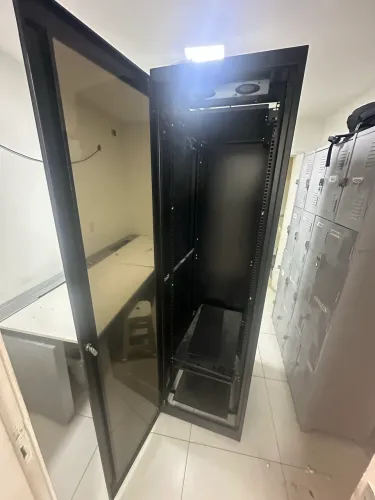 Rack para servidor de rede