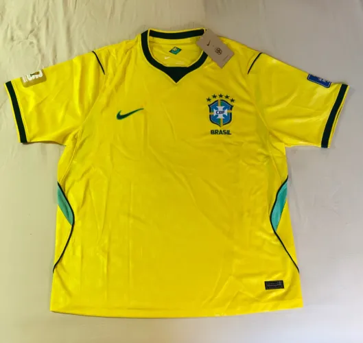 Camisa Seleção Brasileira Copa 26 - com patches (Tam GG)