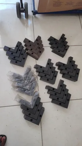 Vendo pés pra poltrona ou solda kit com 4 leia a descrição do anúncio. 