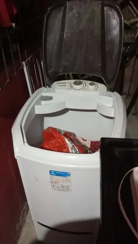 Tanquinho de lavar roupa