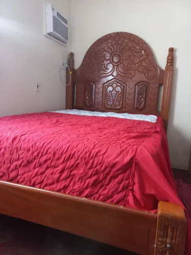 Vende-se cabeceira de cama de madeira
