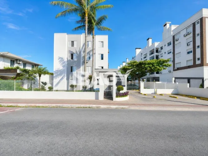 Excelente Apartamento 3 dormitório(s) em Abraão - Florianópolis