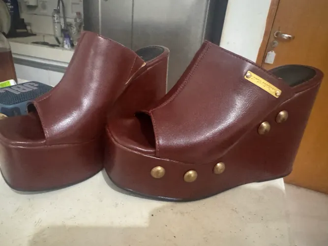 Sapatos variados de marca tamanho 35