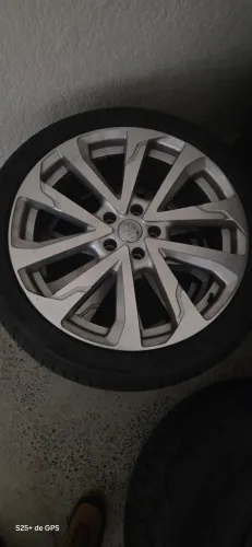 Jogo de Rodas Aro 20 Corolla Cross + Pneus Minerva 245/40 R20