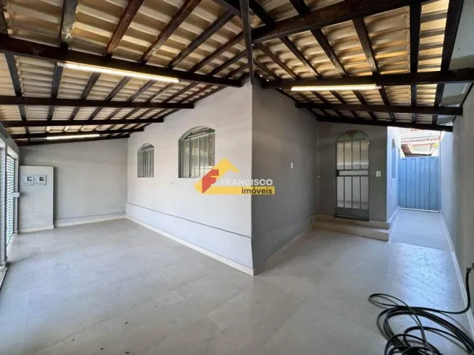 Casa para aluguel, 3 quartos, 2 vagas, São Judas - Divinópolis/MG