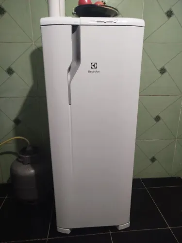 Geladeira Eletrolux 1 porta