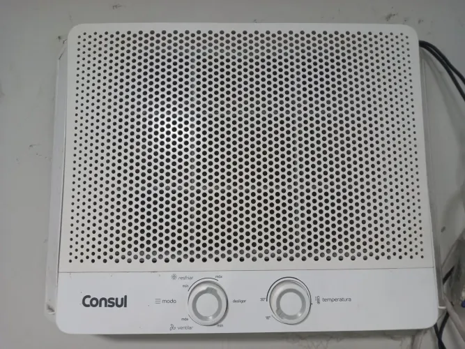Ar-Condicionado de Janela 10.000 Btus Consul Com Design Moderno CCB10GBANA 127V