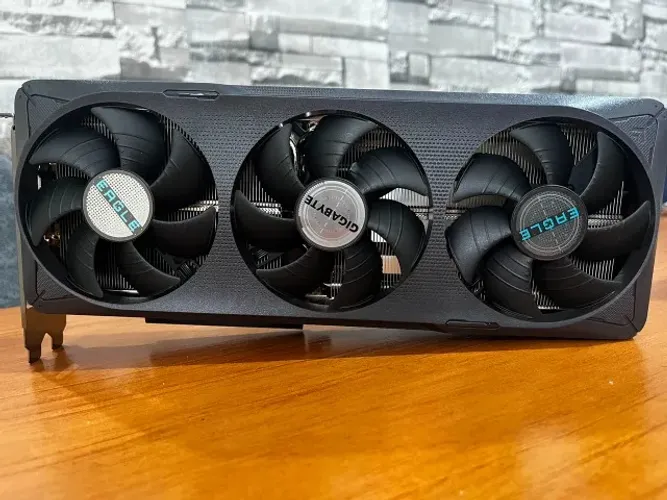 Placa de vídeo Gigabyte GeForce RTX 5070 Eagle OC SFF 12G - 12GB GDDR7, 192bit, PCI-E 5.0