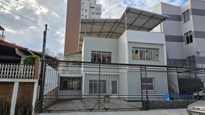Casa Comercial com 3 Pavimentos para Locação Rua Senador Salgado Filho | Bom Pastor Juiz