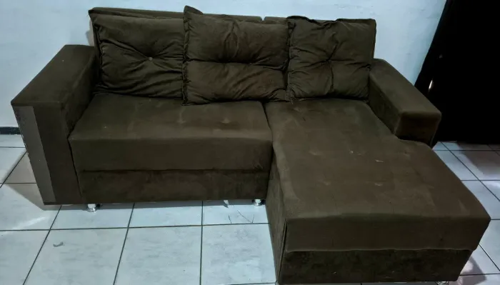 Vendo sofá 3 lugares com chaise