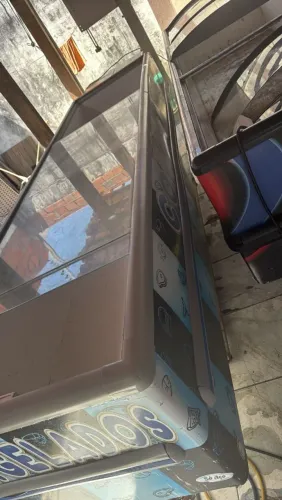 Vendo freezer 3 metros 800 litros