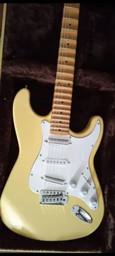 Guitarra Stratocaster Malmsteen (luthier)