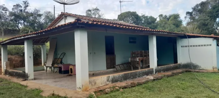 Chacara 14 mil metros em tatui Casa simples 1 dormitório Sala Cozinha Banheiro Poço caipir