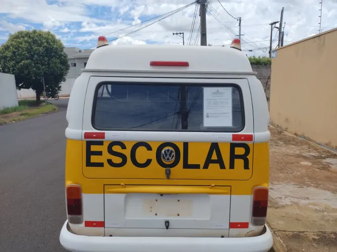 Volkswagen Kombi Escolar/50 Anos 1.4 MI Total Flex 2011