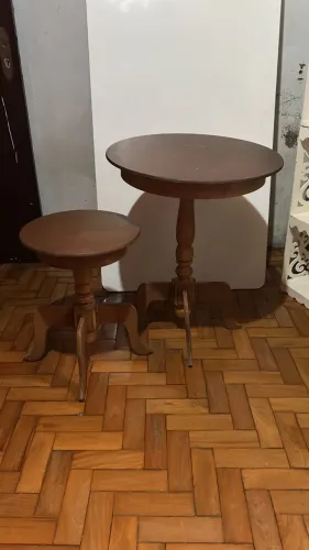 2 mesas pé torneado desmontada