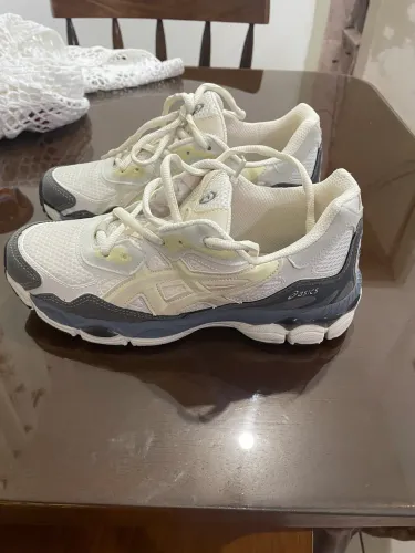 Vendo Asics ge Nyc Novo (nunca usado)