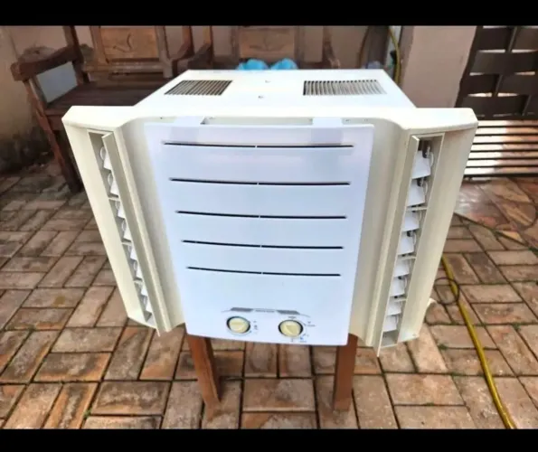 Ar condicionado 220v 10.000 btus Classificação A gelando perfeitamente