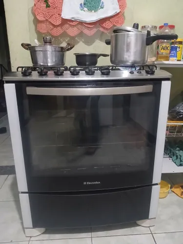 Vende-se um fogão top e barato