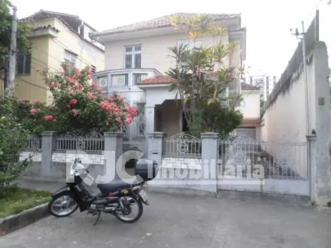 Casa de 260 metros quadrados no bairro Grajaú com 5 quartos