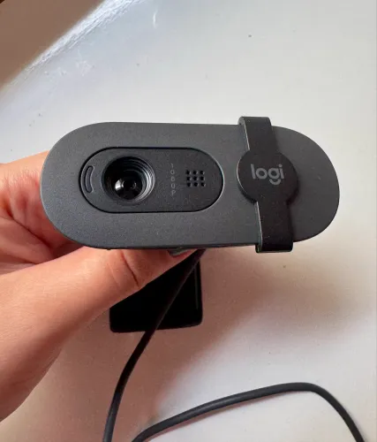 Webcam Full HD Logitech Brio 100 - Grafite