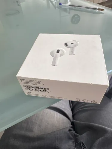 AirPods 4 com Cancelamento Ativo de Ruído