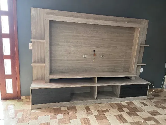 Estante com painel para TV