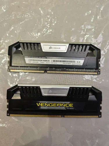 Memória DDR3 VENGEANCE (2X4GB)