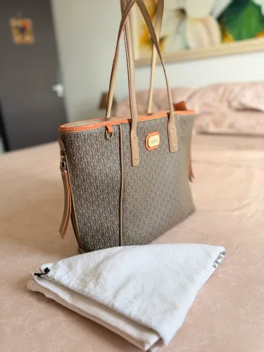 Bolsa Victor Hugo média