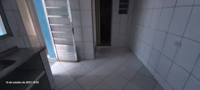 Casa Térrea 3 Cômodos - Aluga em São Miguel Paulista