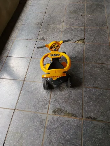 Triciclo infantil