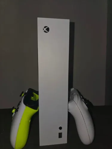 Xbox Series S 512Gb + 2 controles