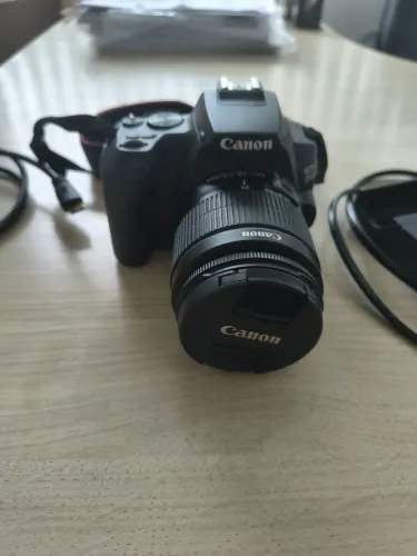 CAMERA CANON EOS 250D $4.500,00 COMPLETA COM TRIPÉ
