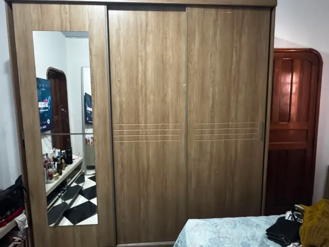 Vende-se guarda roupa grande 2,50 em Mdf já está desmontado