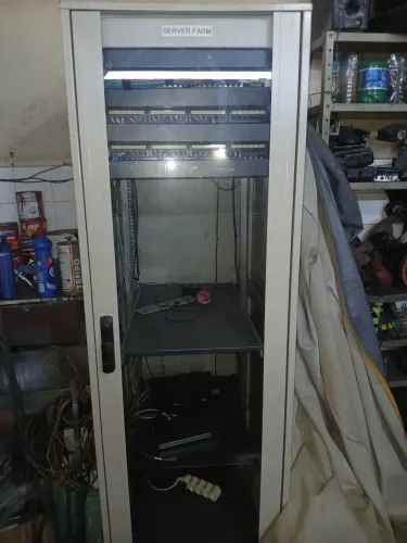Armário de Internet. 