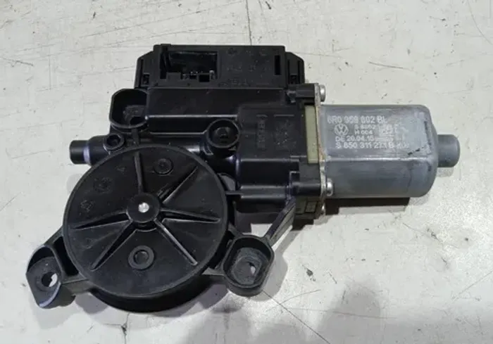 Motor Vidro Dianteiro Direito Fusca 2016