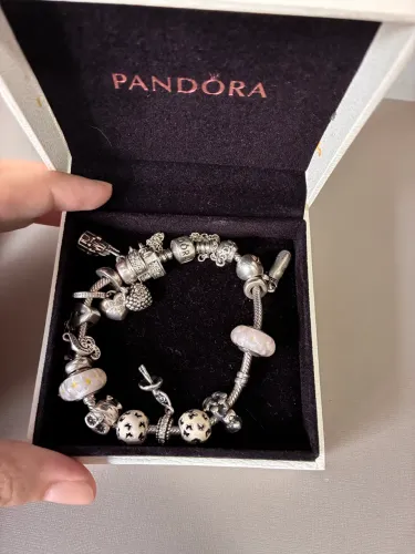 Pulseira original Pandora com berloques 