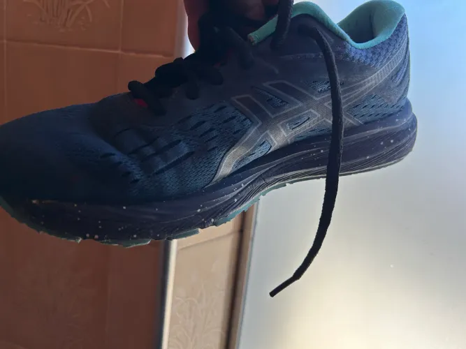 Tênis Asics n 39 pouco usado