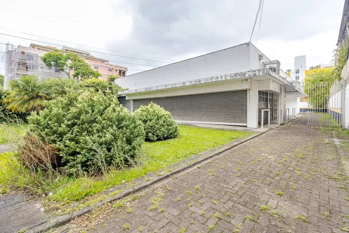 Terreno com 890m². Prado Velho - Curitiba.