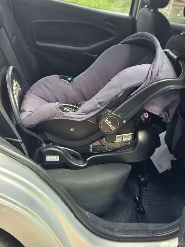 Bebê conforto com isofix
