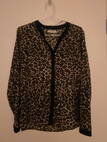Camisa da Zara - estampa onça - tamanho M
