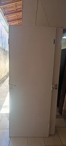 4 portas usadas para reforma - 3 de 80 cm e 1 de 90 cm
