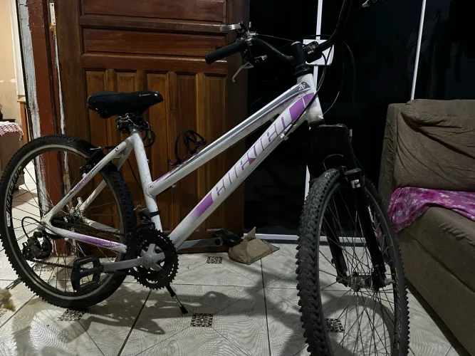 Bicicleta MTB Aro 26 com Suspensão