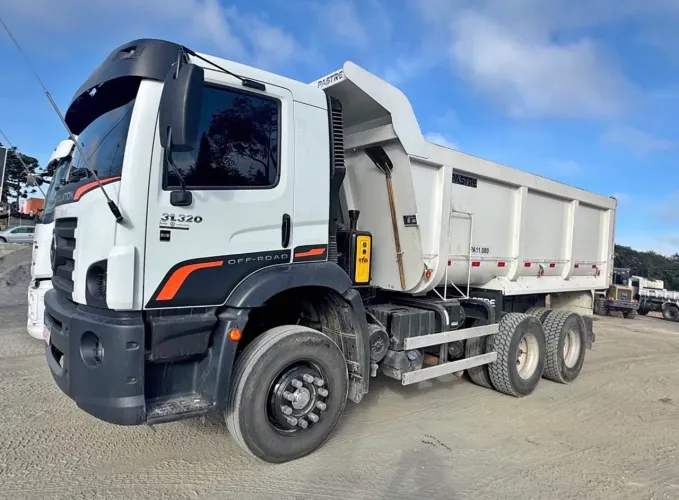 VW 31.320 ano 2025, 6x4, com caçamba de 14 ?, no PR