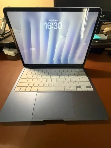 Macbook Neo - cor Índigo - 512 GB com Touch ID