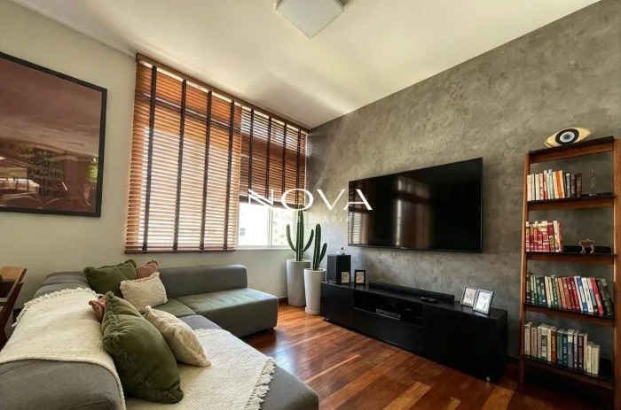 Apartamento Exclusivo em Icaraí | A Apenas 1 Quadra da Praia | Pronto para Morar Conforto,
